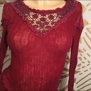 ✨HP Free People maroon knit shirt, unique details